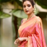 Rupali Bhosale Instagram - The only Lasting beasty is the Beauty of the Heart. ~ RuMi ~ MUA @abolithattemuaofficial Saree by @gauri.ethnic Clicked by @saneshashank . . . . . . . #GoldenHour #PhotoOfTheDay #SareeLove #LifeIsBeautiful #Saree #Traditional #GratitudeAttitude #TeamWork #FridayVibes #Rumi #PhotoShoot #Fashion #Ootd #OotdFashion #RupaliBhosle #RockingRupali #RupaliWinningHearts #KeepLoving #AaiKutheKayKarte #Sanjana 🧿