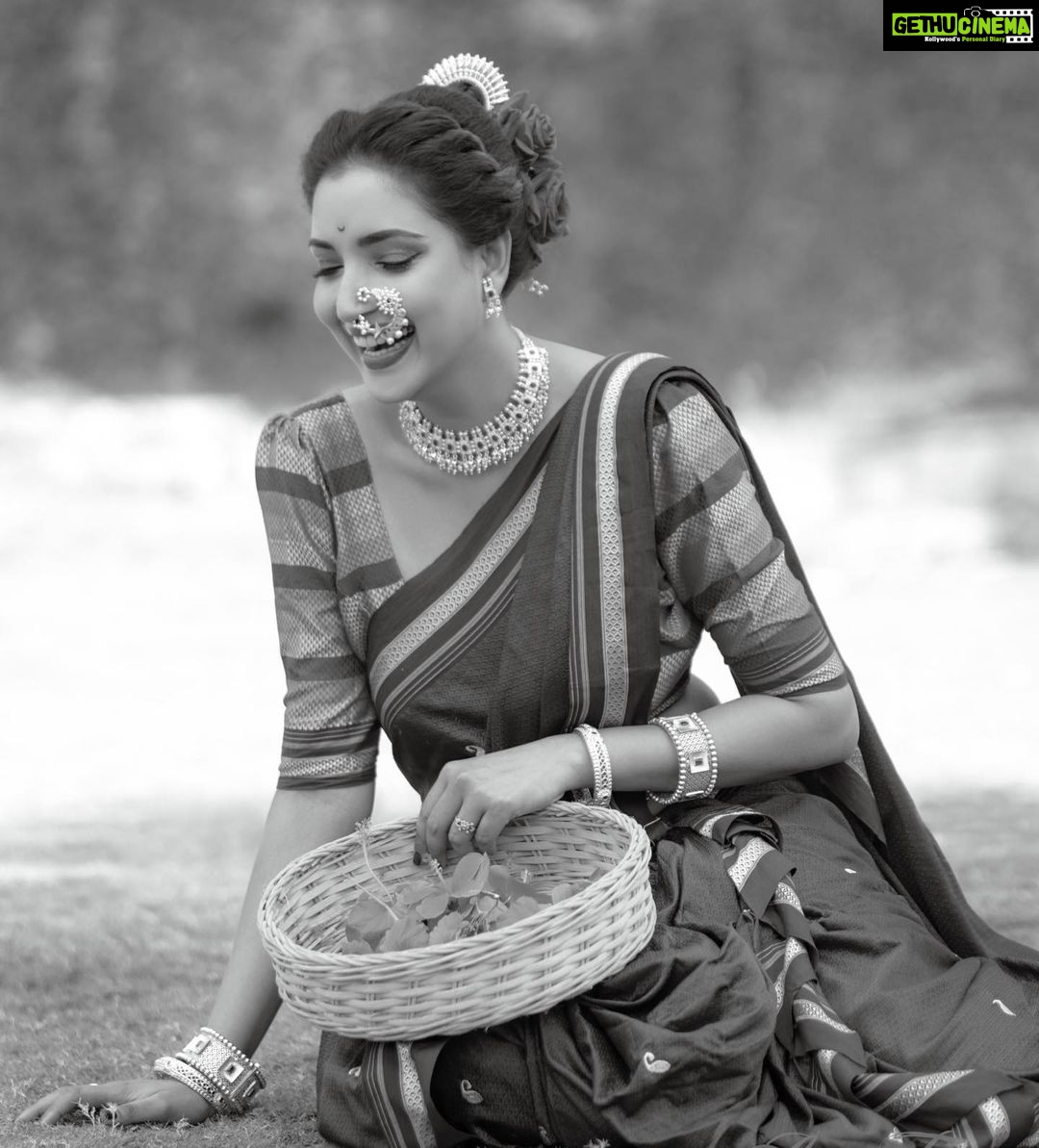 Rupali Bhosale Instagram - I smile like a flower not only with my lips but with my whole being. ~ RuMi ~ Hair by @ruksar__99 Saree by @aaishvy_designs Jewellery by @jizajewellerystudio Makeup by ππ»ββοΈ Clicked by @ashayrtulalwar Nath by @star_pravah . . . . . . #FestiveVibes #SareeLove #LifeIsBeautiful #Saree #Traditional #GratitudeAttitude #TeamWork #TuesdayVibes #RupaliBhosle #RockingRupali #RupaliWinningHearts #KeepLoving #AaiKutheKayKarte #Sanjana π§Ώ