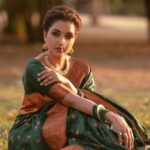 Rupali Bhosale Instagram – Let the beauty of what you love be what you do. 

~ RuMi ~

Clicked by @ashayrtulalwar 
Saree by @gauri.ethnic 
Makeup by @mhatresameer60 
Hair and video by @ruksar__99 
Nath by @samarth_creation_2022 
Assistant @raju_chiluka31
.
.
.
.
.
.
.
#GoldenHour #Collaboration #RupaliXGauriEthnic #InstaPic #SareeLove #LifeIsBeautiful #Saree #Traditional #GratitudeAttitude #TeamWork #SundayVibes #Fashion #Ootd to #OotdFashion #RupaliBhosle #RockingRupali #RupaliWinningHearts #KeepLoving #AaiKutheKayKarte #Sanjana🧿