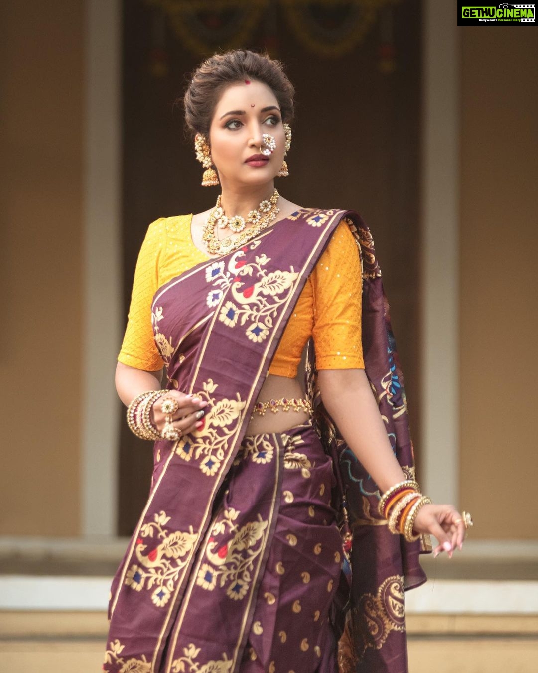 Rupali Bhosale Instagram - Let the beauty of what you love be what you do. ~ RuMi ~ Saree & Blouse @aaishvy_designs Earcuffs, Nath, Finger Rings @nathicha__nakhara Moti chokar @samarth_creation_2022 Long necklace, Waist Chain @jizajewellerystudio Makeup @mhatresameer60 Hair @ruksar__99 Clicked @ashayrtulalwar . . . . . #FestiveVibes #SareeLove #LifeIsBeautiful #Saree #Traditional #GratitudeAttitude #TeamWork #SaturdayVibes #RupaliBhosle #RockingRupali #RupaliWinningHearts #KeepLoving #AaiKutheKayKarte #Sanjana 🧿