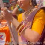 Rupali Bhosale Instagram - गुढी पाडवा मिरवणुकित Rupali Bhosale Samruddhi Kelkar ने नचवला ध्वज तर Milind Gavli यांनी धरला ढोलवर ठेका #Gudipadwa2023 #Rupalibhosale #Milindgawali #Samruddhikelkar #Lokmatfilmy