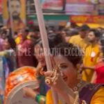 Rupali Bhosale Instagram - गिरगाव शोभायात्रेत सामील झाले स्टार प्रवाहचे कलाकार 😍 @rupalibhosle @samruddhi.kelkar @priyamarathe #rupalibhosle #samruddhikelkar #priyamarathe #purplemarathi #gudhipadwa #starpravah #gudhipadwa2023 #celebrity #reel #reels #viral #trending Mumbai, Maharashtra
