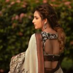Rupali Bhosale Instagram – Listen to silence. It has so much to say

~ RuMi ~

Clicked by @ashayrtulalwar 
Makeup by @mhatresameer60 
Hair & video by @ruksar__99
Assistant @raju_chiluka31
Saree by @tantuparv 
.
.
.
.
.
.
.
#GoldenHour #Collaboration #RupaliXTantuparv #SareeLove #LifeIsBeautiful #Saree #Traditional #GratitudeAttitude #TeamWork #SaturdayVibes #PhotoShoot #InstaPic #FeelLife #Fashion #Ootd to #OotdFashion #RupaliBhosle #RockingRupali #RupaliWinningHearts #KeepLoving #AaiKutheKayKarte #Sanjana 🧿