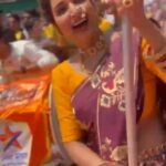 Rupali Bhosale Instagram - गिरगाव शोभायात्रेत सामील झाले स्टार प्रवाहचे कलाकार . . #MarathiManoranjanVishwaExclusive #MarathiManoranjanVishwa Girgaon Mumbai