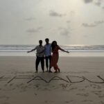 Saiyami Kher Instagram - A special story, a special character and a very #Faadu experience.❤️ . . . #faadu #shoot #friends #life #happiness #beach #fun #maharashtra #guhagar