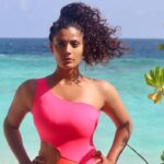 Saiyami Kher Instagram - 3 months of summers. Let’s do this. 🫠☄️
