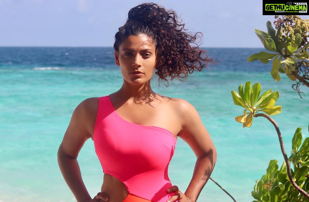 Saiyami Kher Instagram - 3 months of summers. Let’s do this. 🫠☄️