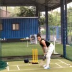 Saiyami Kher Instagram - As kids, if we represented the school in a sport, we’d get to miss classes. Needless to say, I participated in every game possible, except cricket. Apparently it’s a gentleman’s game. We didn’t have 11 girls to make the team. But I wasn’t going to let that stop me. I got my friends and taught them how to play. What choice did I have? I loved the game. It’s no secret that I’m obsessed (have always been) with it. From that moment to today, watching the WPL feels like a personal win. I cannot begin to describe how happy and excited I am. Just thought I’d brush up my skills and do some net practice. Maybe, I could fulfil my childhood dream and try for the selections next year if I’m not shooting. 😉 #wpl