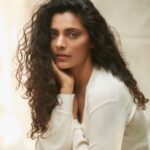 Saiyami Kher Instagram – Winter morning feels! Hot chocolate in bed kind of a day. Just love it when you can finally take out your woolen clothes in this city ❄️ 

Shot by @kadamajay Styled by @shnoy09 make up @malcolm_m_fernandes hair @prachirajaney