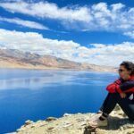 Saiyami Kher Instagram - ये वक़्त क्या है ये क्या है आख़िर कि जो मुसलसल गुज़र रहा है ये जब न गुज़रा था तब कहां था कहीं तो होगा गुज़र गया है तो अब कहां है कहीं तो होगा कहां से आया किधर गया है ये कब से कब तक का सिलसिला है ये वक़्त क्या है - जावेद अख़्तर @jaduakhtar ❤️ Tso Moriri