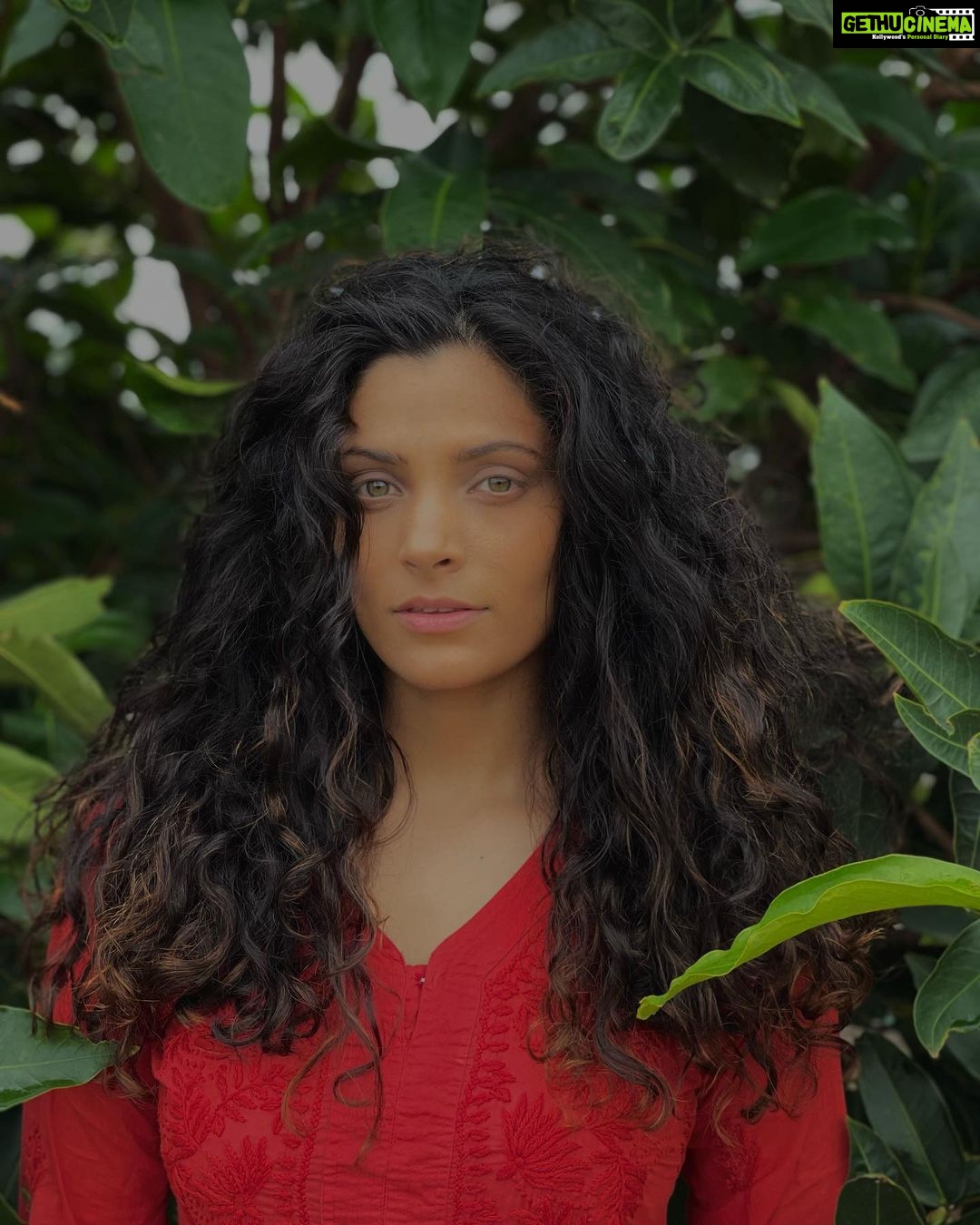 Saiyami Kher Instagram - I’m starting a new project, a special journey with exciting people very soon. Can’t wait to share it with you’ll. Thankyou for this photo @ashwinyiyertiwari ❤️