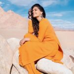 Saiyami Kher Instagram - Ladakh makes me very happy. Tell me a travel destination that you love? (Thankyou @vahishta9 for capturing what the place makes me feel) #travelphotography #ladakh #ladakhtourism #travelgram