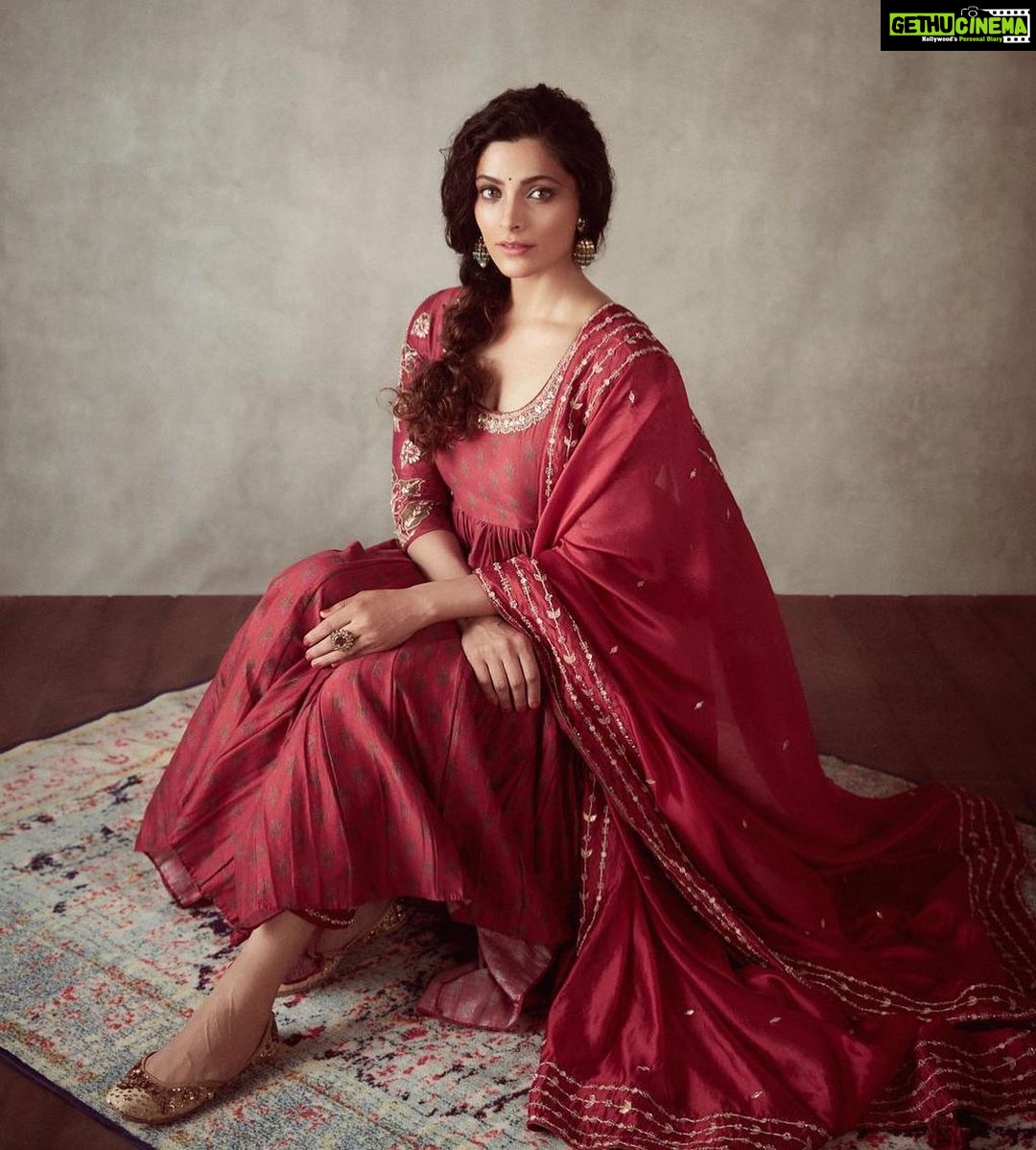 Saiyami Kher Instagram - Dumm dara dum dara mast mast dara Dum dara Dum Dum šµšµ Styled by @shnoy09 HMU @prachirajaney Shot by @kadamajay Mojris @fizzygoblet Outfit @punitbalanaofficial Jwellery @razwada.jewels Managed by @bysamrinsayed