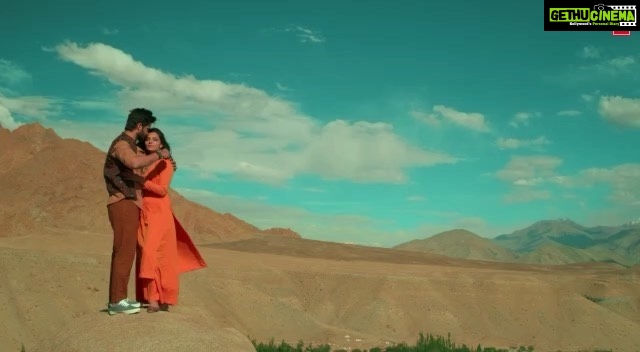 Saiyami Kher Instagram - The never ending love of #DilLautaDo is coming to win your hearts! Song releasing on 28th July, 2021. Stay Tuned! #tseries @tseries.official #BhushanKumar @sunsunnykhez @jubin_nautiyal @payaldevofficial @kunaalvermaa @navjitbuttar @adityadevmusic