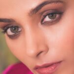 Saiyami Kher Instagram - Painting the town pink. @punitbalanaofficial @rishabhkphotography @amrapalijewels