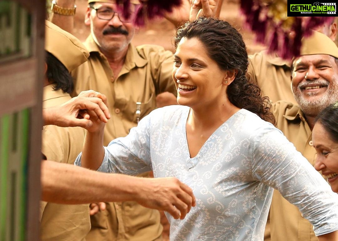 Saiyami Kher Instagram - FAADU day ❤️ Please please get on @sonylivindia watch Faadu and tell me what you’ll think!
@sonylivindia @sonylivinternational @ashwinyiyertiwari @saumyajoshiofficial @pavailgulati @saiyami @abhilashthapliyal @SPNStudioNext @inchak1601 @vaid_6 @ritesh_modi_creations @SujataNina @001danishkhan @amansrivas @saugatam @priamaia @khuranasamir @ladkasushilhai @mukta_dubey_tiwari @rohitchaturvedi @Sun.jmaurya @cosmicimmigrant @kausarmunir @truptii.patil @priyankapatil0207 @naam_karan_ #SandeepMeher @mukeshchhabracc @musicsanthosh @shekharpraja @Navagat @dsathyaprakash @amiragill @castingchhabra @haricharanmusic @sonymusicindia