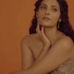 Saiyami Kher Instagram - Doing glam for #FilmfareAwards season is an art and #SaiyamiKher has it down pat! #FilmfareOnReels #Wolf777newsFilmfareAwards #FilmfareAwards2022