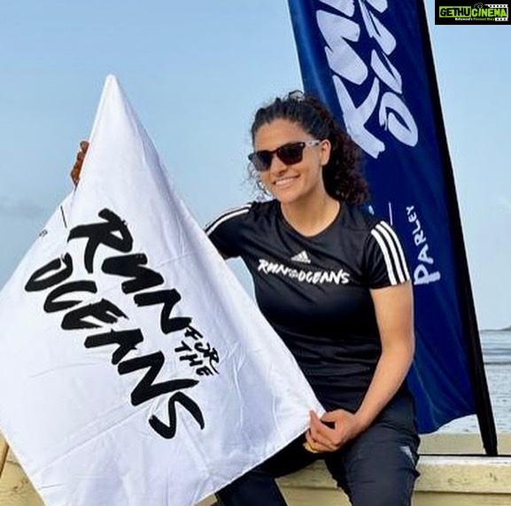 Saiyami Kher Instagram - My 4th year with @adidasindia and the forever inspiring @afrozshah_ for Run for the oceans! There is a marked difference because we have started cleaning much deeper inside. Still just the tip of the iceberg but always nice to notice results. Let’s be aware of the harm we are causing our planet, and try and change it. We found lots of plastic milk bags and chips and pan masala packets. Let’s be aware that when we cut milk bags from the corners and that reaches our ocean, the sand gets deposited in these bags and the skin down. Let’s try and reduce our plastic usage because as Afroz said this morning we need the oceans and the oceans need us. Let’s do our bit 🙏🏽 Thankyou to the whole team of @adidasindia @adidas @parley.tv for supporting this cause so religiously. @sunil3stripes @ssaltnpepperr and team well done. @arjunsaraswat you were missed! #runfortheoceans #adidas #parleyfortheoceans