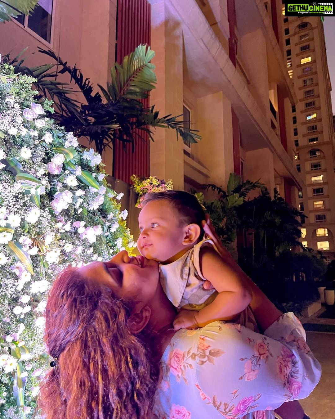 Sameera Sherief Instagram - Beautiful night! The Festival of Lights brings all the positivity with its charm. Let’s let’s keep it alive by not polluting the environment. I say no to crackers. N I’m gonna teach the same to my baby. #MomAndSon #MomSon #SameeraSherief #Arhaan #SyedArhaan PC : @mr_.arbaaz_07