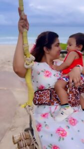Sameera Sherief Instagram - Alhamdulillah!! Blessed is what I feel, every second, minute  n everyday! 
Wearing most comfortable and stylish SSXMB from @wearemeerabharadwaj 
Carrying Arhaan on @buttbaby.india 
Footwear from platinum mall Bangkok 
Hair clip from weekend market at Phuket 
VC @syedanwarofficial