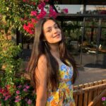 Samiksha Jaiswal Instagram - "Sundays are for sunshine."🌻