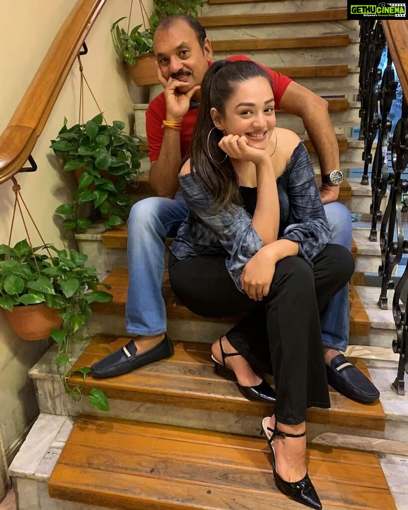 Samiksha Jaiswal Instagram - Happy birthday Papa.❤️ No matter how mature I grow. I will always be your little girl.🤗 I love you to the moon and back! 🧿🧿🧿🧿🧿🧿
