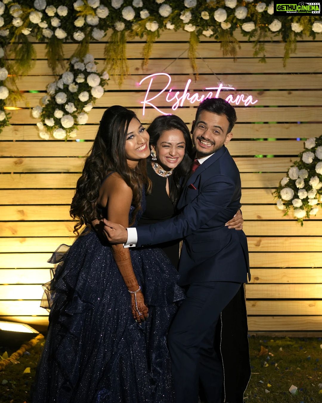 Samiksha Jaiswal Instagram - This is my favourite picture of us! ❤️ Cheers to the new beginning my Adorable ones!✨ Love and only love for you both!❤️