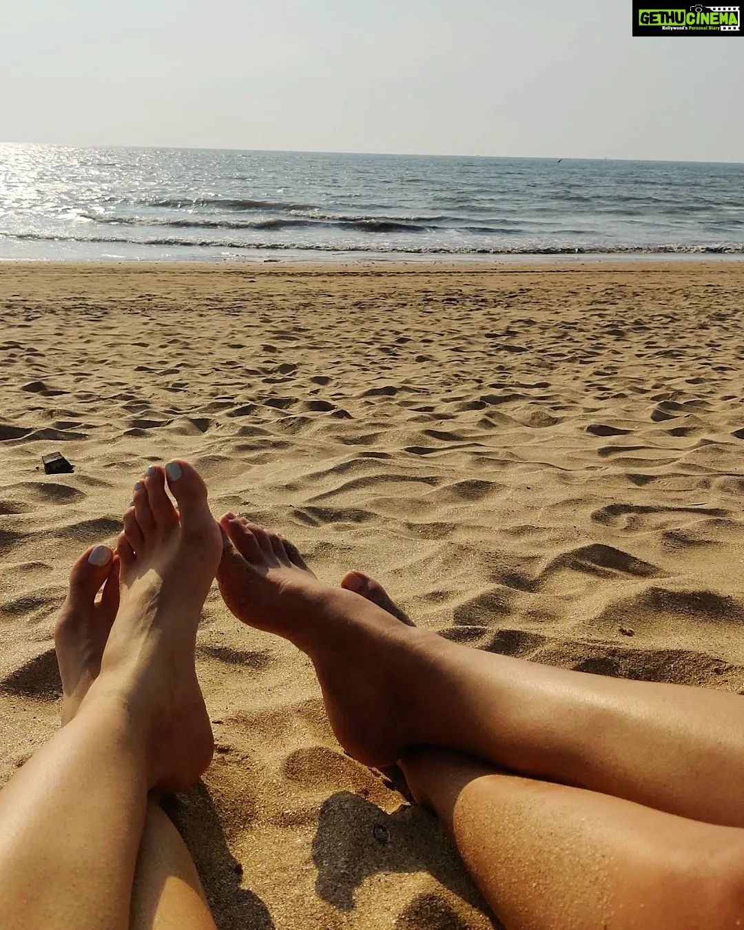 Samiksha Jaiswal Instagram - "Wild, barefoot and free with my main beach." 💙