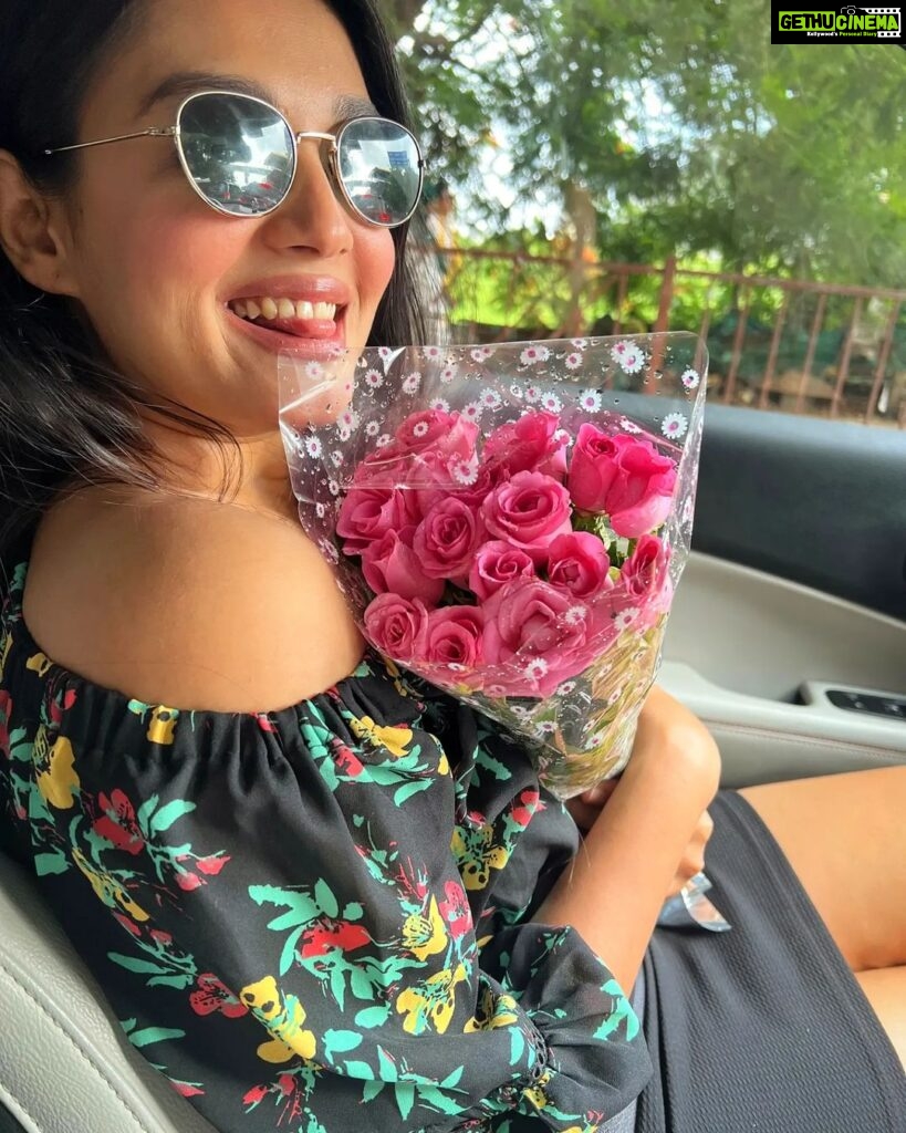 Samiksha Jaiswal Instagram - Flowers were not the only thing which made me smile today! 🌼