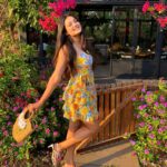 Samiksha Jaiswal Instagram - "Sundays are for sunshine."🌻