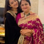 Samiksha Jaiswal Instagram - Diwali means family. ✨🧿