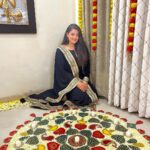 Samiksha Jaiswal Instagram - Happy Diwali 🪔 #diwali #diwalidecorations #family #rangoli #instalike