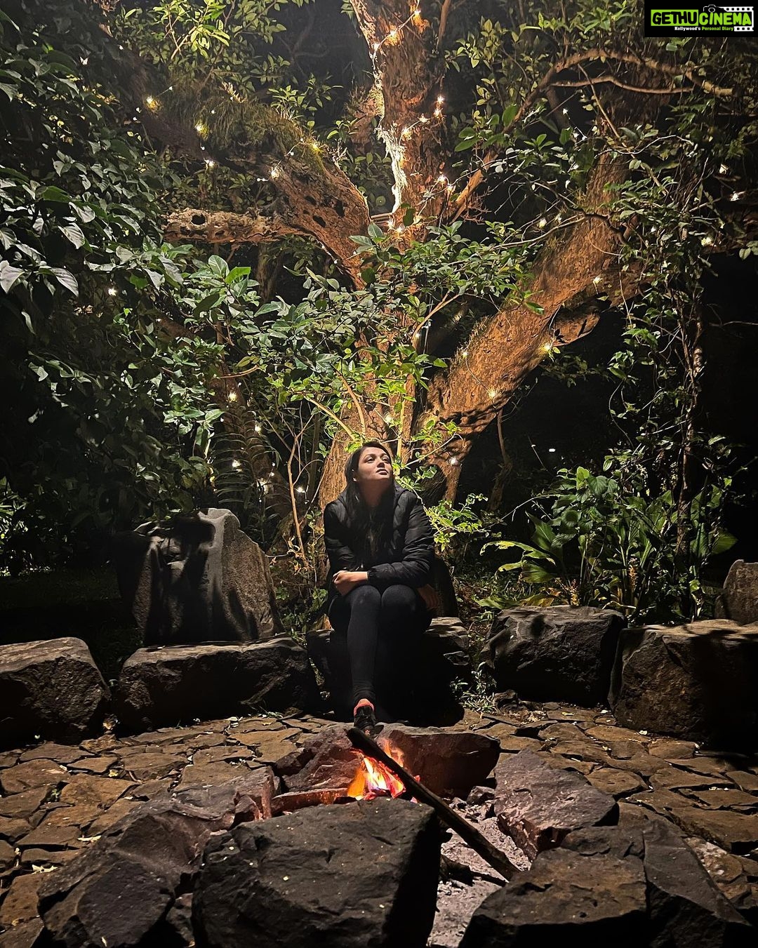 Samiksha Jaiswal Instagram - Birthday in the woods.🪵🔥 The Machan Tree House, Lonavala Hill