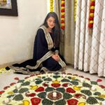 Samiksha Jaiswal Instagram – Happy Diwali 🪔  #diwali #diwalidecorations #family #rangoli #instalike