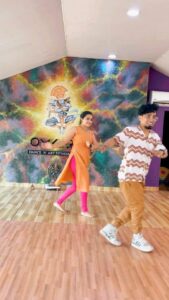 Samskruthy Shenoy Instagram - A random practice session of TUM TUM 😍 with @anu_omkara 💃 Posting coz of public request ❤ #tumtum #tumtuming #instareels #trendingsongs #practicevideo #danceiszindagi #danceislife