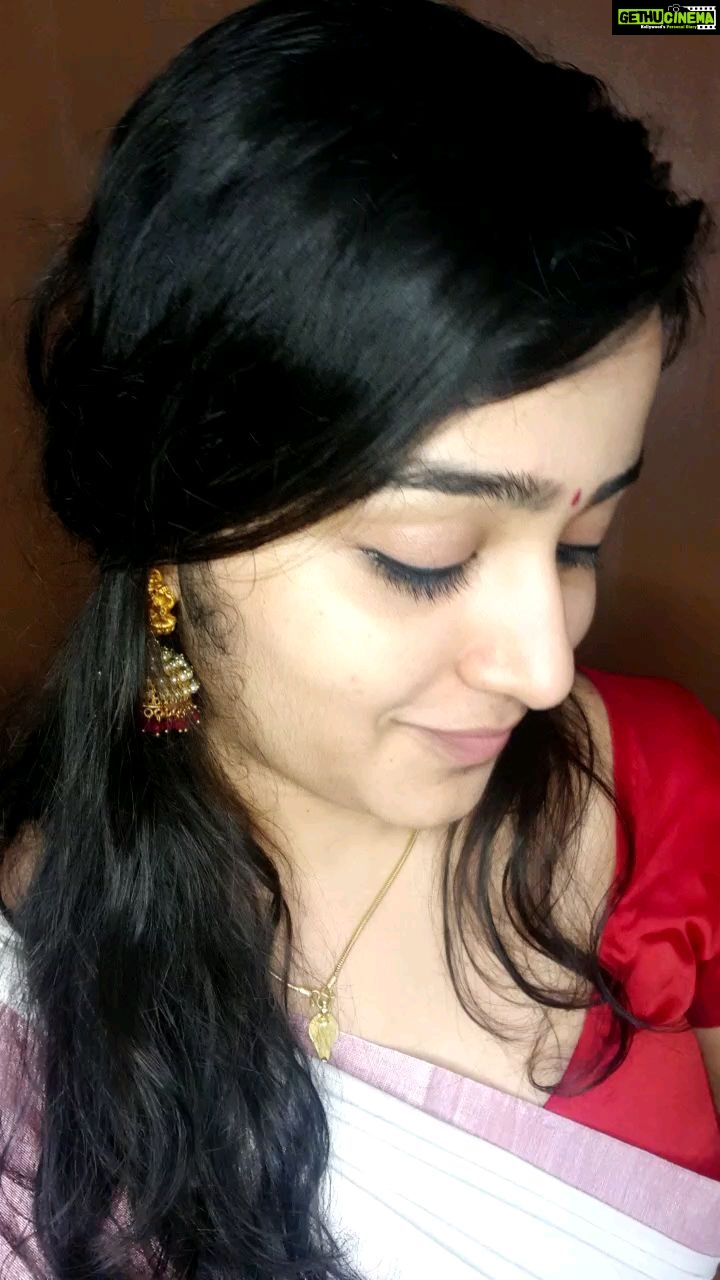 Samskruthy Shenoy Instagram - Nee mattum daan en aalu ❤ #tamilreels #love #eyespeaks