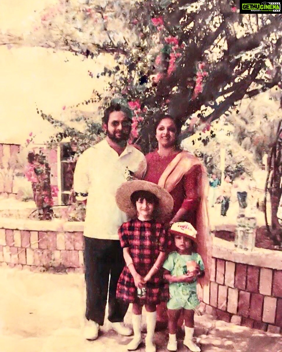 Samvrutha Sunil Instagram - That’s a happy me, feeling safe and content with my parents and my bestest friend and partner in crime ♥️#childhood #vacation #memories