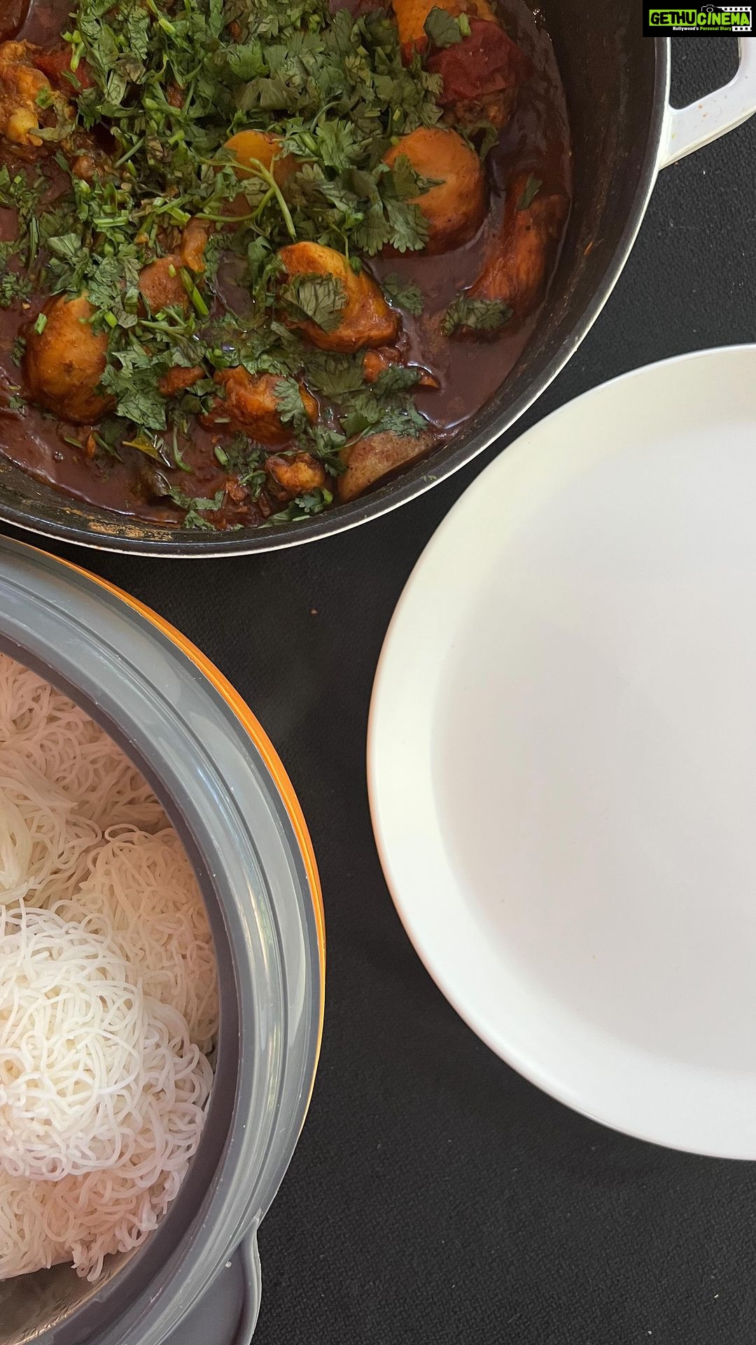 Samvrutha Sunil Instagram - My take on chicken curry! Ingredients: Coconut Oil - 2 tbsp Fenugreek seeds - 1 tsp Cinnamon stick - 1 Cloves - 2 Elaichi/Cardamom - 2 Onion - 2 (big, sliced) Ginger and garlic - a handful (chopped) Green chillies - according to taste Powders - Turmeric, Chilli, Pepper, Coriander, Chicken masala, Garam masala Tomato - 2 Potato - a few (washed, diced) Chicken - one Salt - according to taste Curry leaves - a sprig Jaggery - a pinch Coriander leaves - a handful Now the brown block thingy that you see in the video - That’s fresh coconut dry roasted and grinded and made into a paste and frozen in cubes for ease of use. These cubes can be used in all varutharacha curries! 😉 Enjoy this curry with appam, puttu, puri, kerala porota, ghee rice, pathari or anything you like!♥️