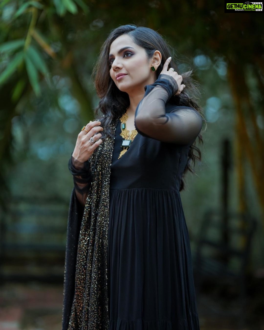 Samvrutha Sunil Instagram - Costume : @t.and.msignature Jewelry: @m.o.dsignature Make up and hair : @swetha_kunjan Photography:@imagiophotography_official stylist : @savitha_tony