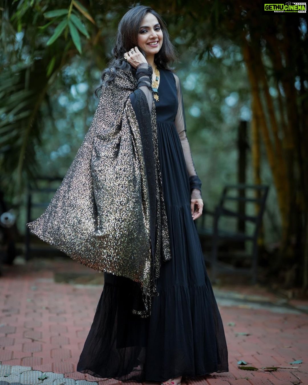 Samvrutha Sunil Instagram - Costume : @t.and.msignature Jewelry: @m.o.dsignature Make up and hair : @swetha_kunjan Photography:@imagiophotography_official stylist : @savitha_tony