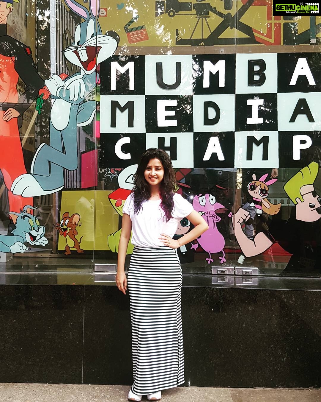 Sana Amin Sheikh Instagram - #DGMC College Fest.. #Judging #RadioEvent #Students #MassMediaStudent #FilmTVRadio #Judge #MediaCollege #Fun PC: @moushumibanerji Managed by @slashproductions 25.1.17 DGMC - Deviprasad Goenka Management College of Media Studies