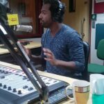 Sana Amin Sheikh Instagram - One of my favouritest RJs.. Suren.. this is what we did after yrs.. just now.. dragged me into his traffic update.. 😊 #RadioMirchiMumbai #Suren #Sana 16.8.16 And guess what song he's dedicated to me.. ?