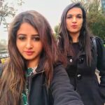 Sana Amin Sheikh Instagram - Wonder why i never posted these Clips ever. This was just before the show when we went out to see the Shanghai City. @iammeenaljain , we hardly meet or talk..lekin jitni baar mile hain bohot maze kiye hain.. Happy Birthday to you! One of our Most memorable Trips for the Sonu Nigam live in Concert. The Concert clips are such Happy Moments.