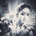 Sana Amin Sheikh Instagram - I am loving this track.. saasu ma ki aatma in me.. @colorstv #ColorsChannel 10.30pm Mon to Fri.. #Krishnadasi #Aradhya #Bhamini #possessed #hypnotised #SaasuMaaKiAatmaInMe