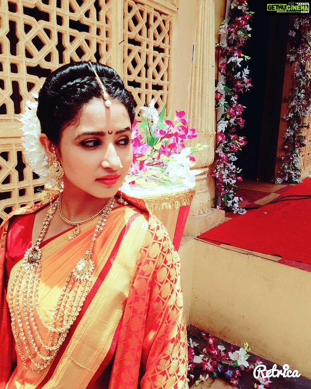Sana Amin Sheikh Instagram - Kasa vaatla?? #ShadiSequence #Maharashtrians #Navrai #Bride #Aara #Krishnadasi 7.5.16