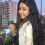 Sana Amin Sheikh Instagram - Chand Raat ko waqt hee kahan milta hai.. Duaaein, choodiyaan, jhumke, suit, dupatte, tayyariyon se fursat hee kahan.. Warna iraada toh mera bhi reel banane ka tha 🌙 21.4.2023 Eid ka Chand bohot Mubarak ho Doston 🌸 Allah humare roze-ibaaton ko Qubool kare, Aameen 🤲🥺 Alvida Juma! #ramzaan #alvidajuma #ramzaan2023 ##alvidamaheramzan #chand #chandmubarak #dua #eid2023 #alvidajumma #ramadan #ramadaan #ramzan #Beautiful 🤍