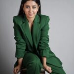 Sana Amin Sheikh Instagram - Ikr! ✨ Shot by: @rishishahhhhhh Makeup&Hair: @mehekshah.mua Feb 2023 #Photoshoot #Portfolio #Artist #Photography #Makeup #hairandmakeup #Shoot #style #Love #Art ♥️