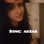 Sana Amin Sheikh Instagram - What a Song this is.. ❤️ Aksar, i was introduced to this track by a tuition friend of mine way back.. i hum this quite often.. (waise yeh vid 2017 ka hai) Shaan had come up with such awesome melodies with his Non filmi Albums.. Btw Happy Birthday Shaan da.. ! @singer_shaan #shaan #aksar #singersofinstagram #mirchi90s #radiomirchi #sanaaminsheikh #RJ #Radiojockey #actor #cover #rawvoice #music