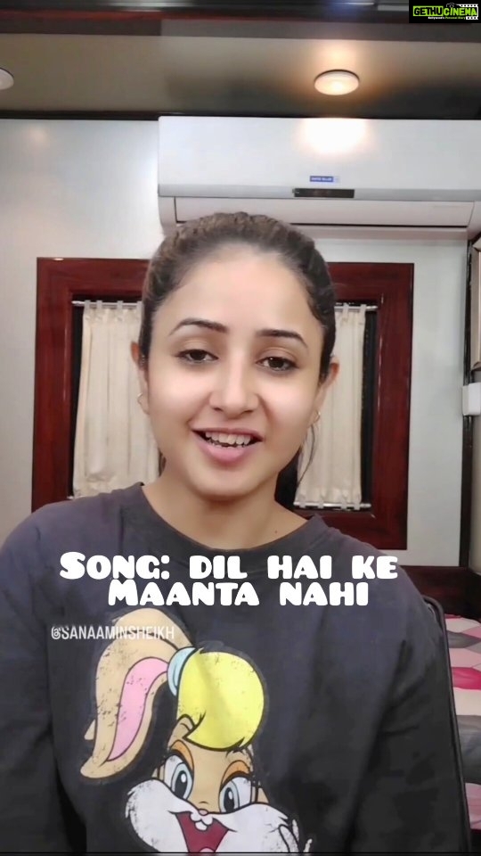 Sana Amin Sheikh Instagram - Kitta sundar gaana hai yeh.. Bohot pyari composition by Nadeem Shravan.. Love the whole vibe this song has.. 14.9.2022 #LowNotes #DilHaiKeMaantaNahi #AamirKhan #PoojaBhatt #NadeemShravan #KumarSanu #AnuradhaPaudwal #FaaizAnwar