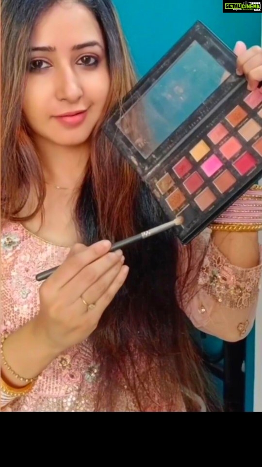 Sana Amin Sheikh Instagram - Eid Ready 🌸 🌸 Mac base Nc40 & Nc37. 🌸Kryolan yellow loose powder. 🌸 huda beauty eyeshadow. 🌸 jovees kajal. 🌸 Pac blush. 🌸Toner ayur mint & rose. 🌸Moisturizer ayur aloevera & cucumber. 🌸Serum : Streax macadamia oil. 🌸Revlon highlighter rose gold. #Eid2022 #eidmakeup #lightmakeup #softmakeup #chandbaaliyan #chandbaliyan #chaandbaaliyan #straighthair #eiddress #pinkdress #gown #jovees #pinkgown #blush #mac #lipstick #kryolan #hudabeauty #lakme #revlon #pac #macstaycurious